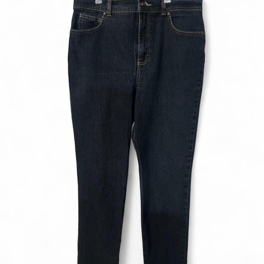 Women's dark wash straight leg jean by Gloria Vanderbilt size 10‎ (m5)